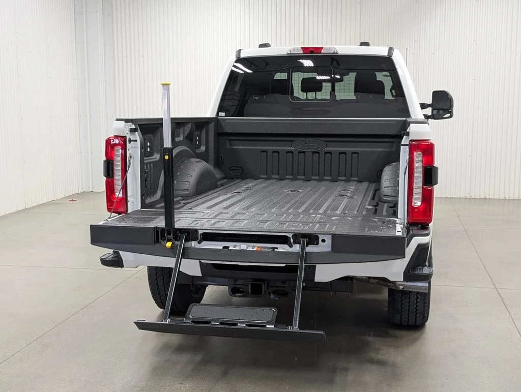 New 2026 Star White Metallic Tri-Coat Ford F-250® Lariat® image 29