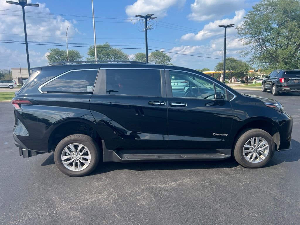 Used 2025 Black Toyota XLE image 7