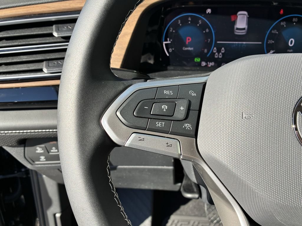New 2026 Black Volkswagen 2.0T SE w/Technology image 22