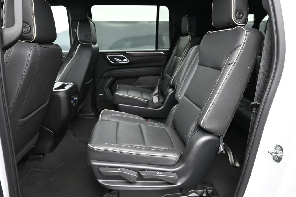 Used 2023 White Chevrolet Premier image 21