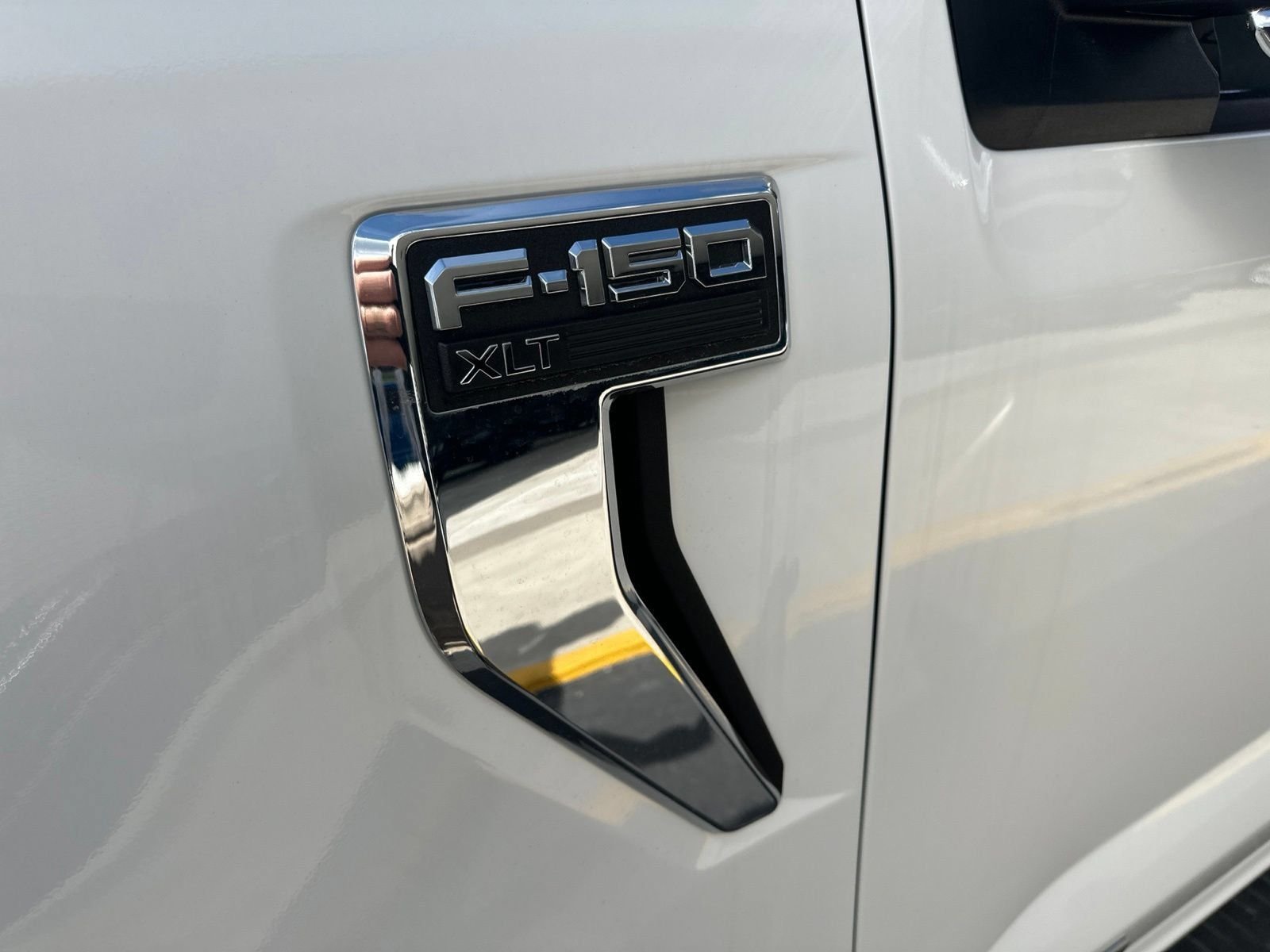 Certified Used 2024 Oxford White Ford XLT image 11