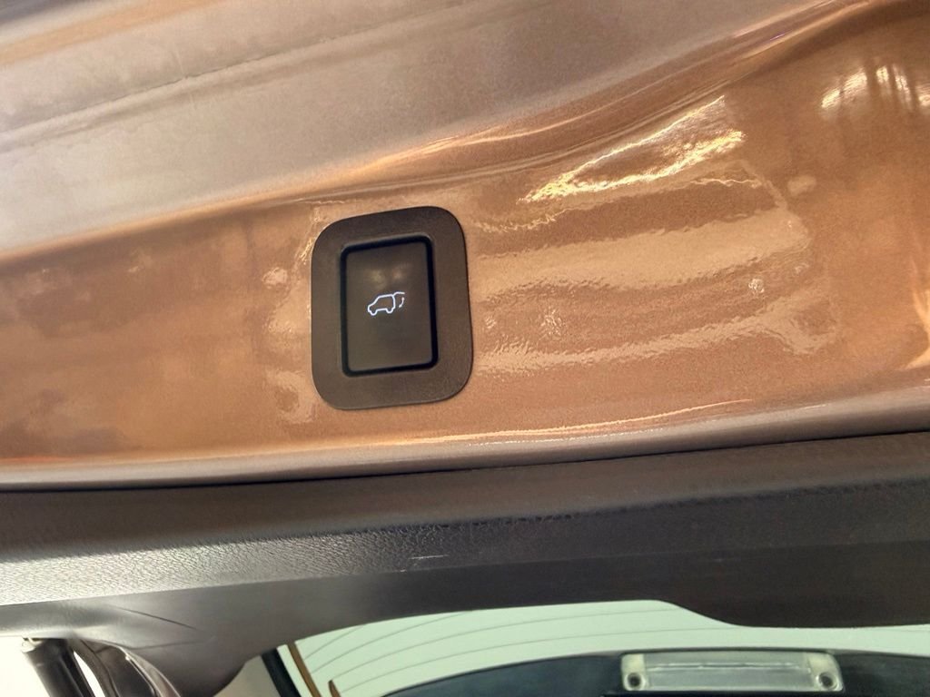 Used 2018 Walnut Toyota XLE image 14