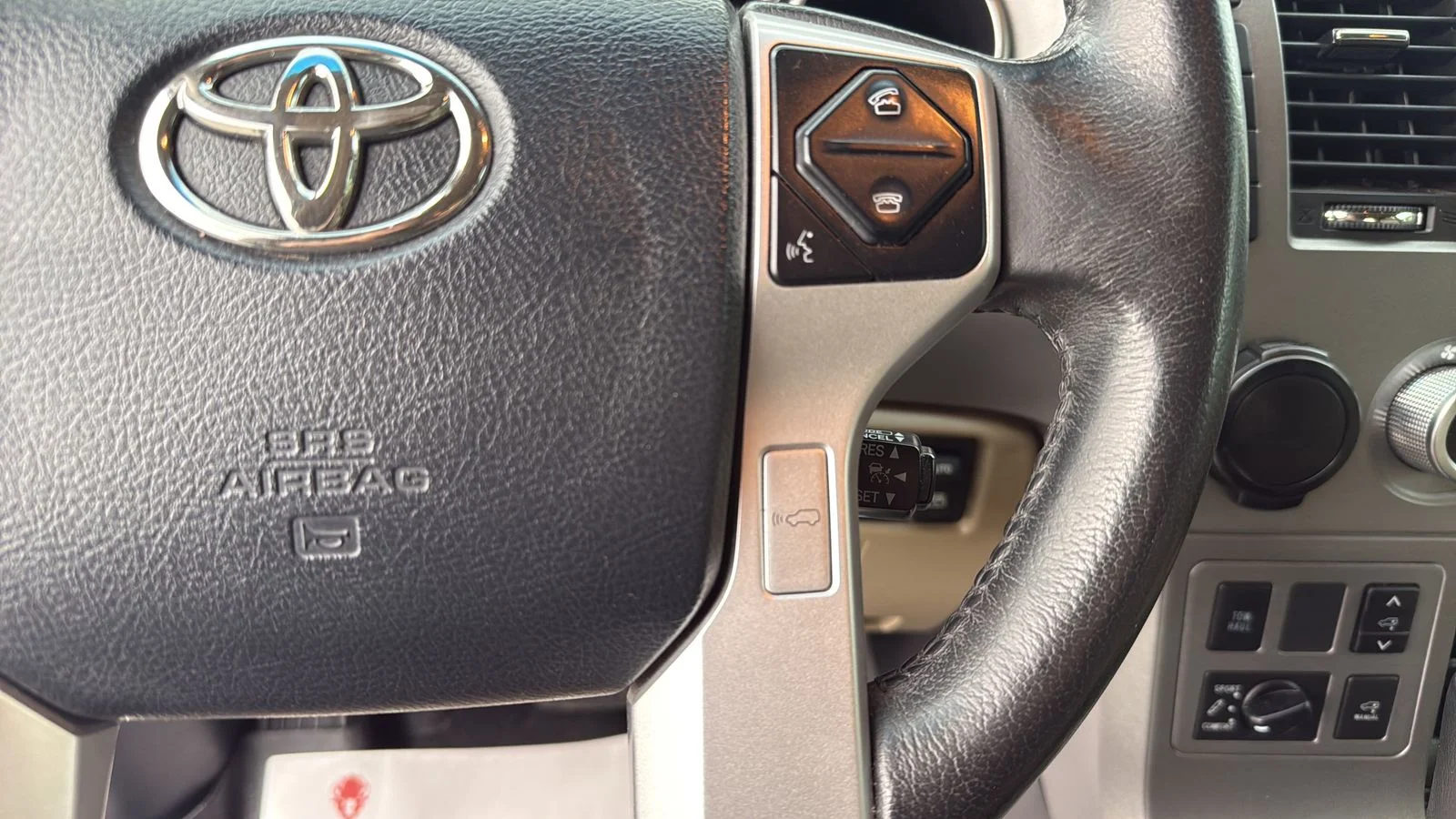Used 2014 White Toyota Platinum image 15