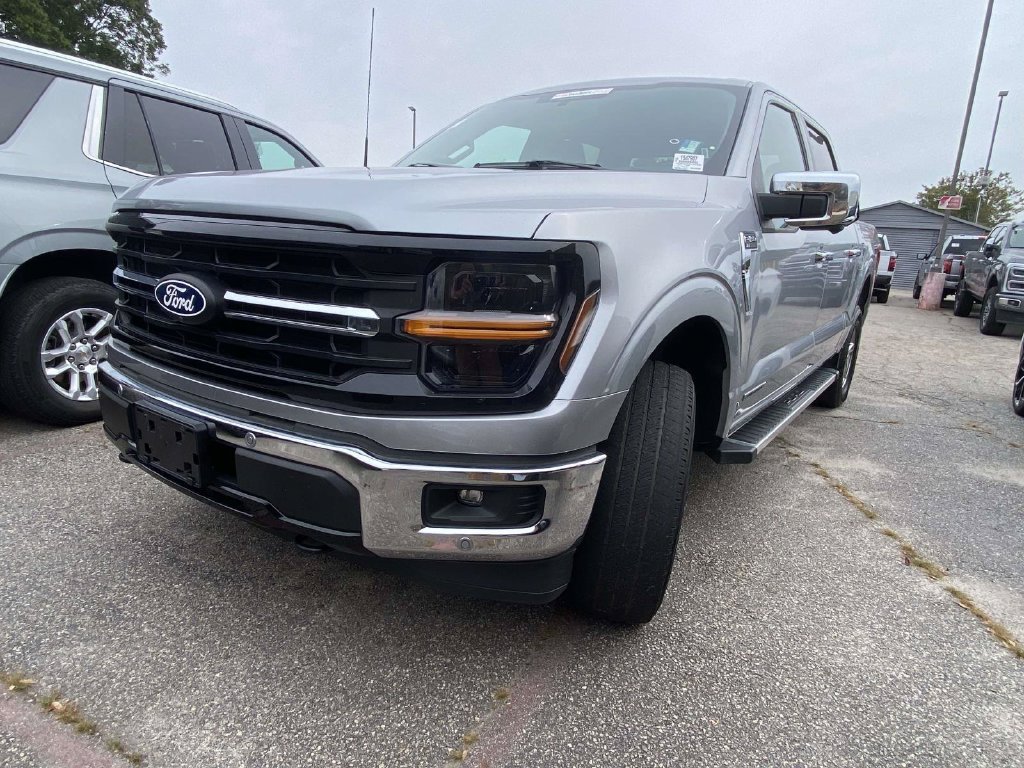Certified Used 2024 Iconic Silver Metallic Ford XLT image 3