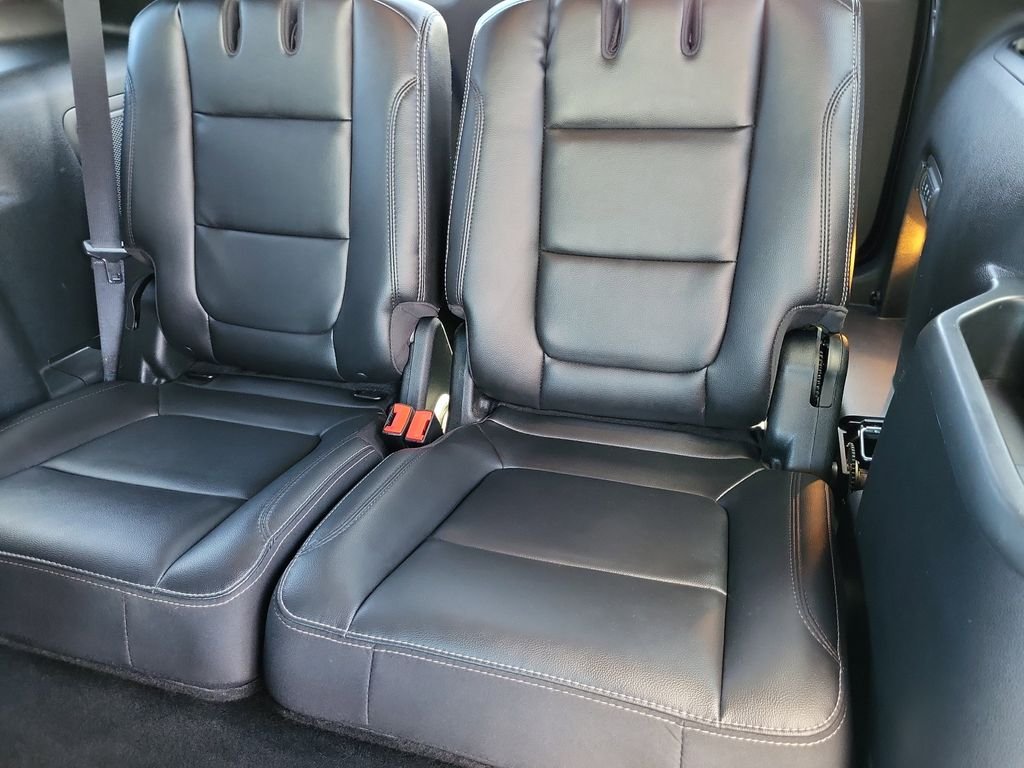 Used 2018 Black Ford Limited image 12