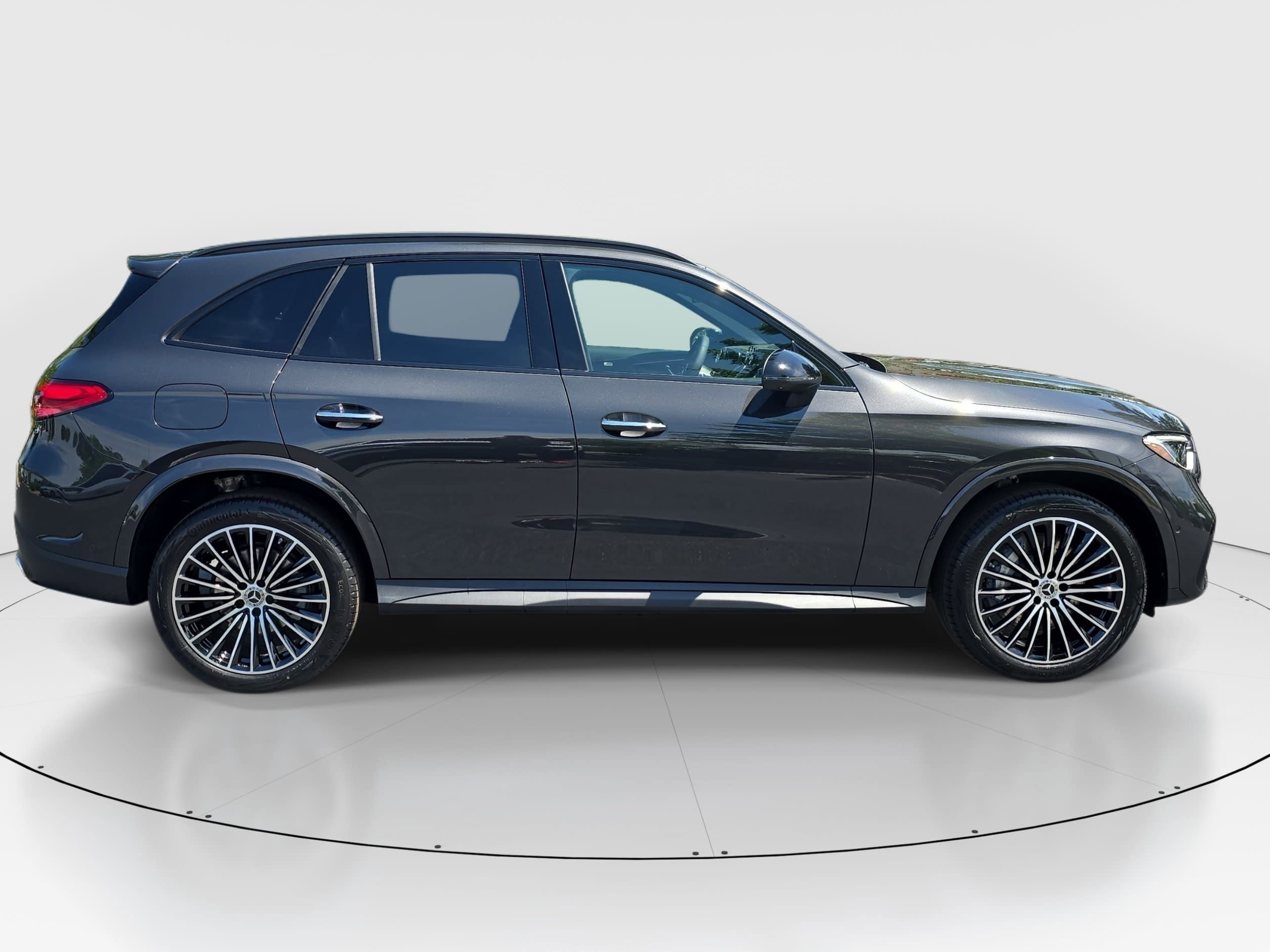 New 2026 Graphite Grey Metallic Mercedes-Benz GLC300 image 4