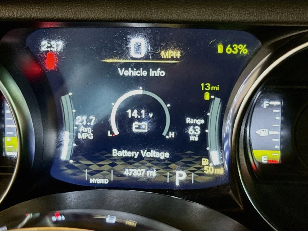Used 2022  Jeep Unlimited Sahara 4xe image 13