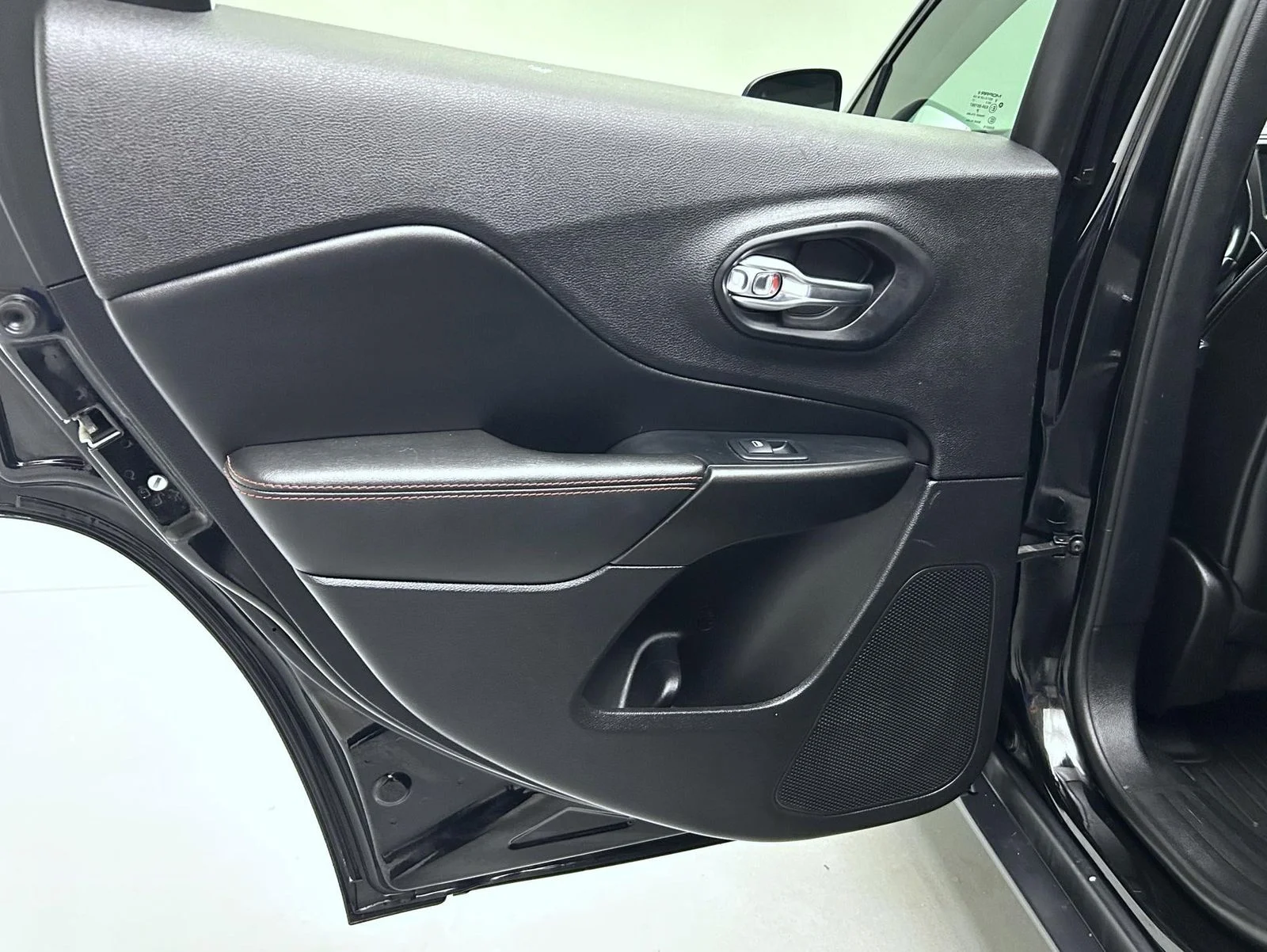 Used 2019 Black Jeep Trailhawk image 20