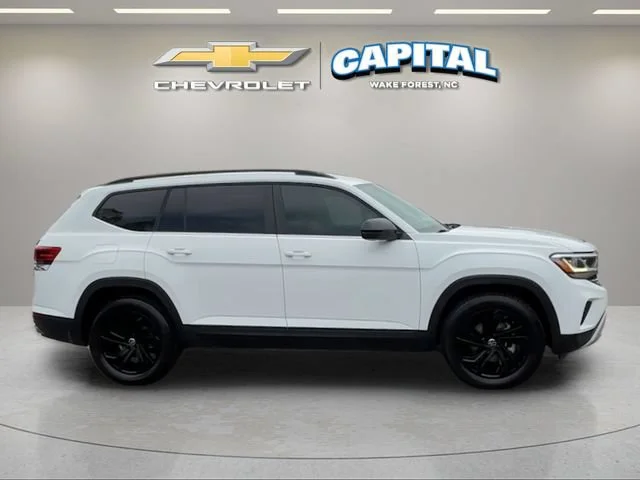 Used 2023  Volkswagen 3.6L V6 SE w/Technology image 6