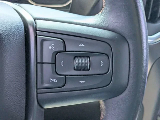Used 2022 Summit White GMC AT4 image 26