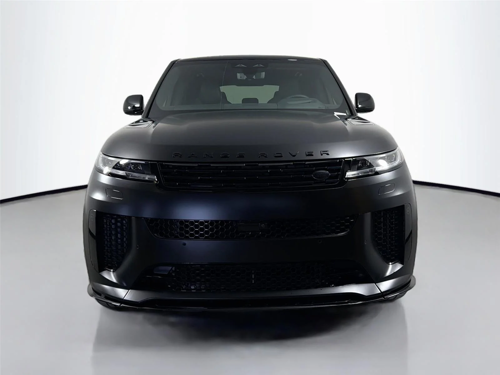 New 2026 Narvik Black #2 Land Rover SV Black V8 P635 image 2