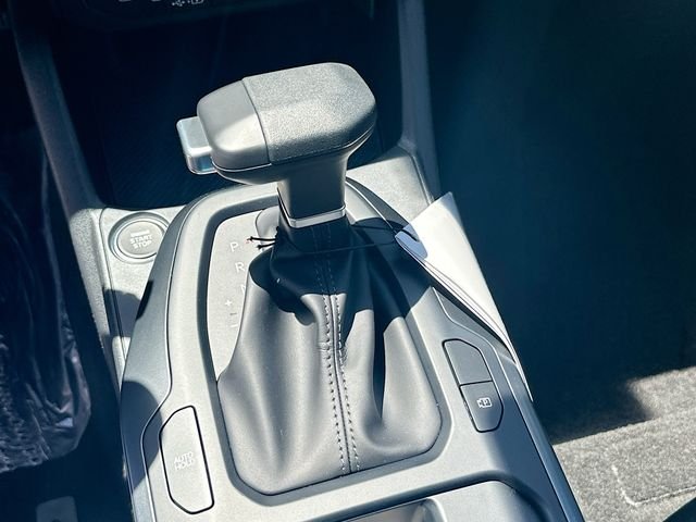 New 2026 Snow White Pearl Kia LX image 17