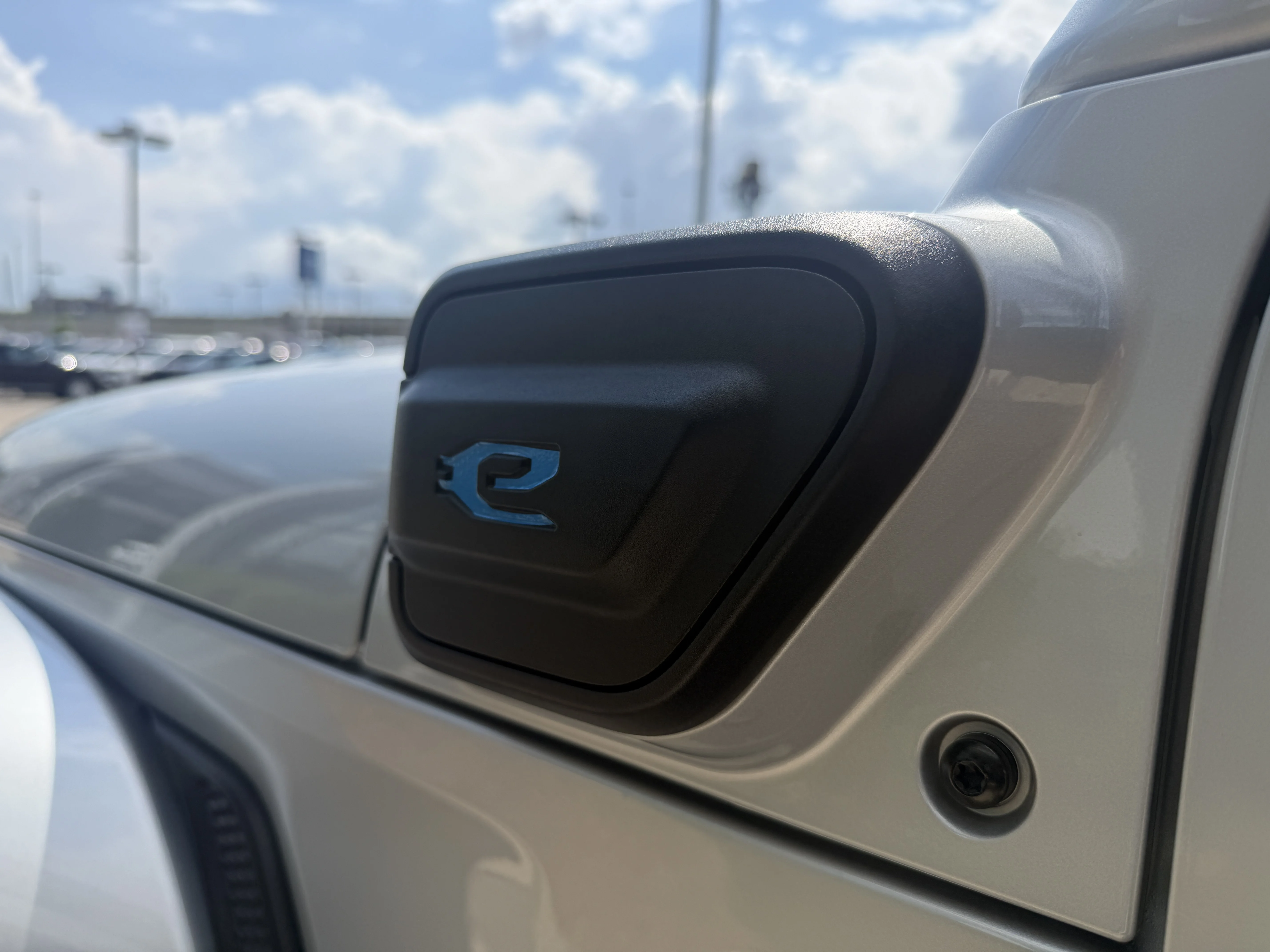 Used 2022 Silver Zynith Clearcoat Jeep Unlimited Sahara image 21