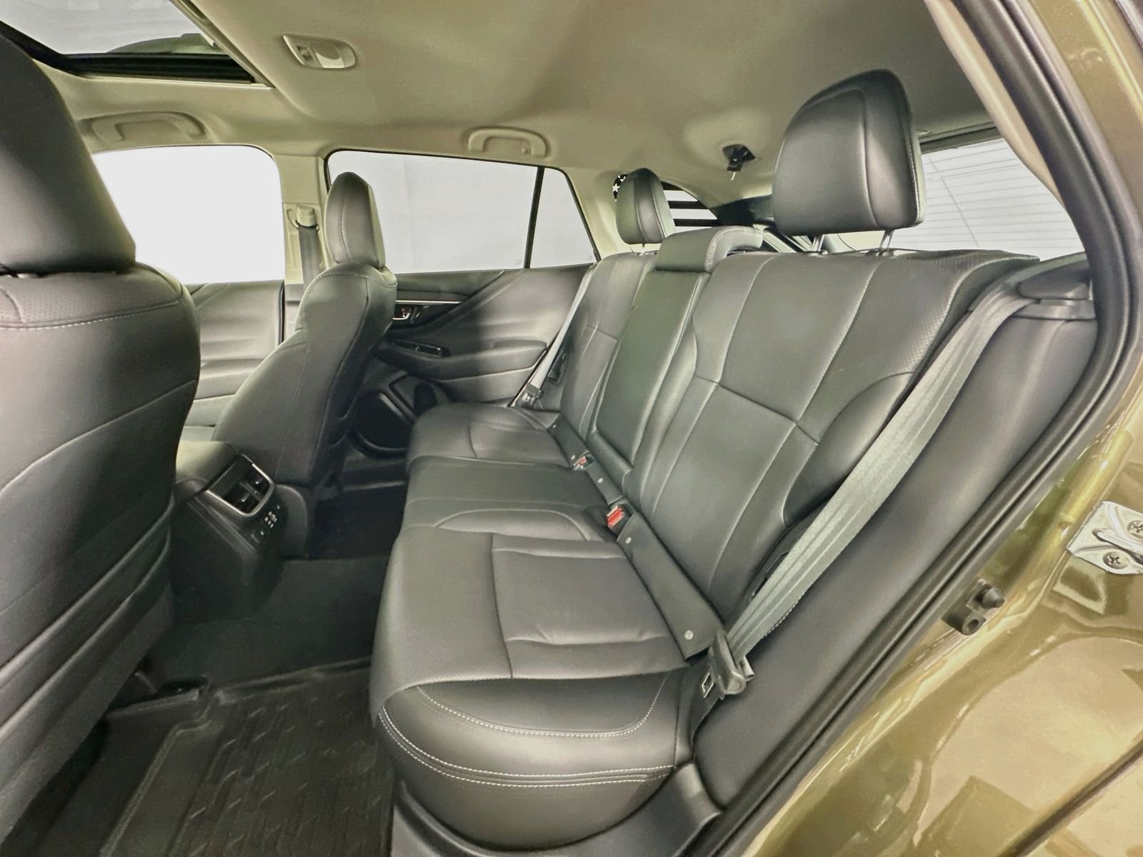 Used 2025 Autumn Green Metallic Subaru Limited image 26