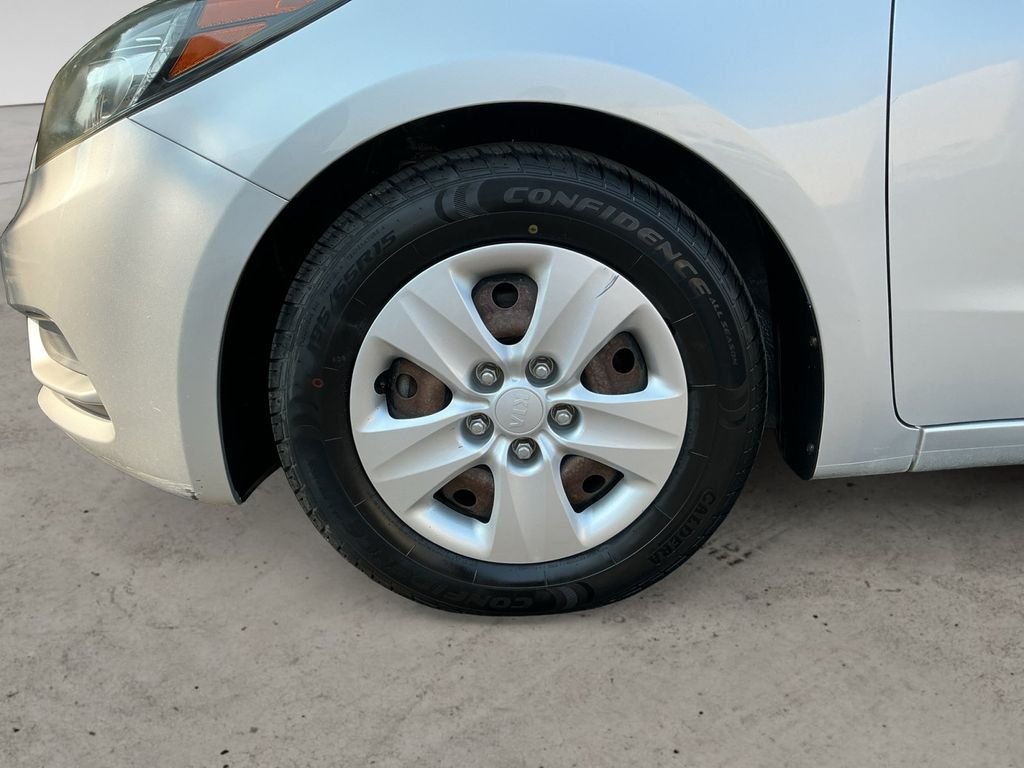 Used 2015 Silver Kia LX image 9