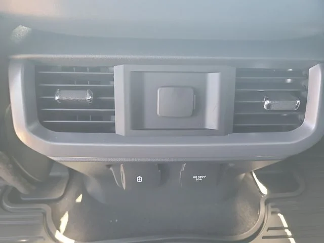 New 2026 Oxford White Ford XLT image 15
