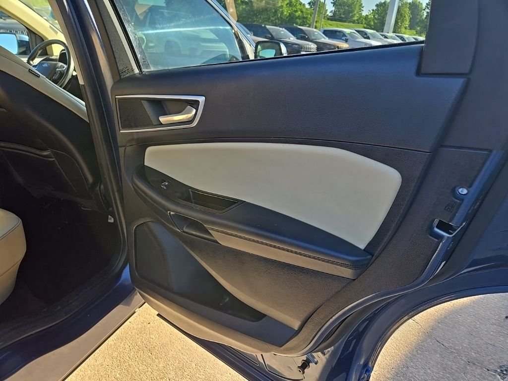 Used 2019 Blue Ford SEL image 81