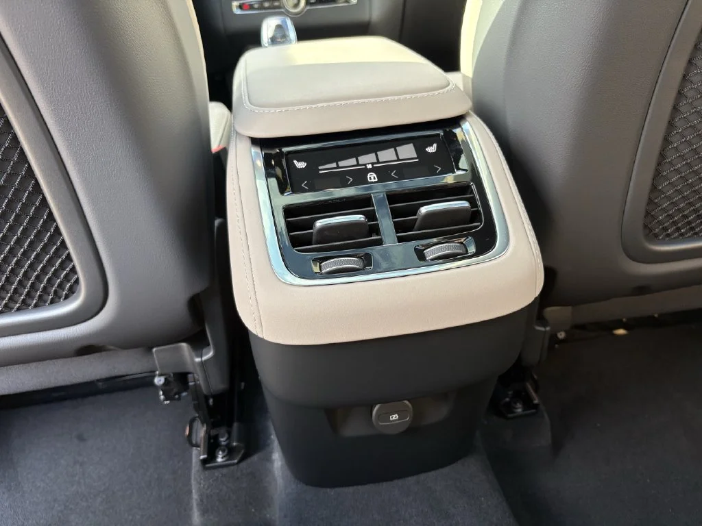 New 2026 Aurora Silver Volvo Plus image 27