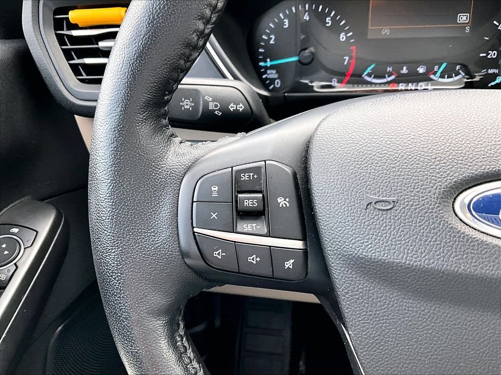 Used 2020 White Metallic Ford SEL image 22