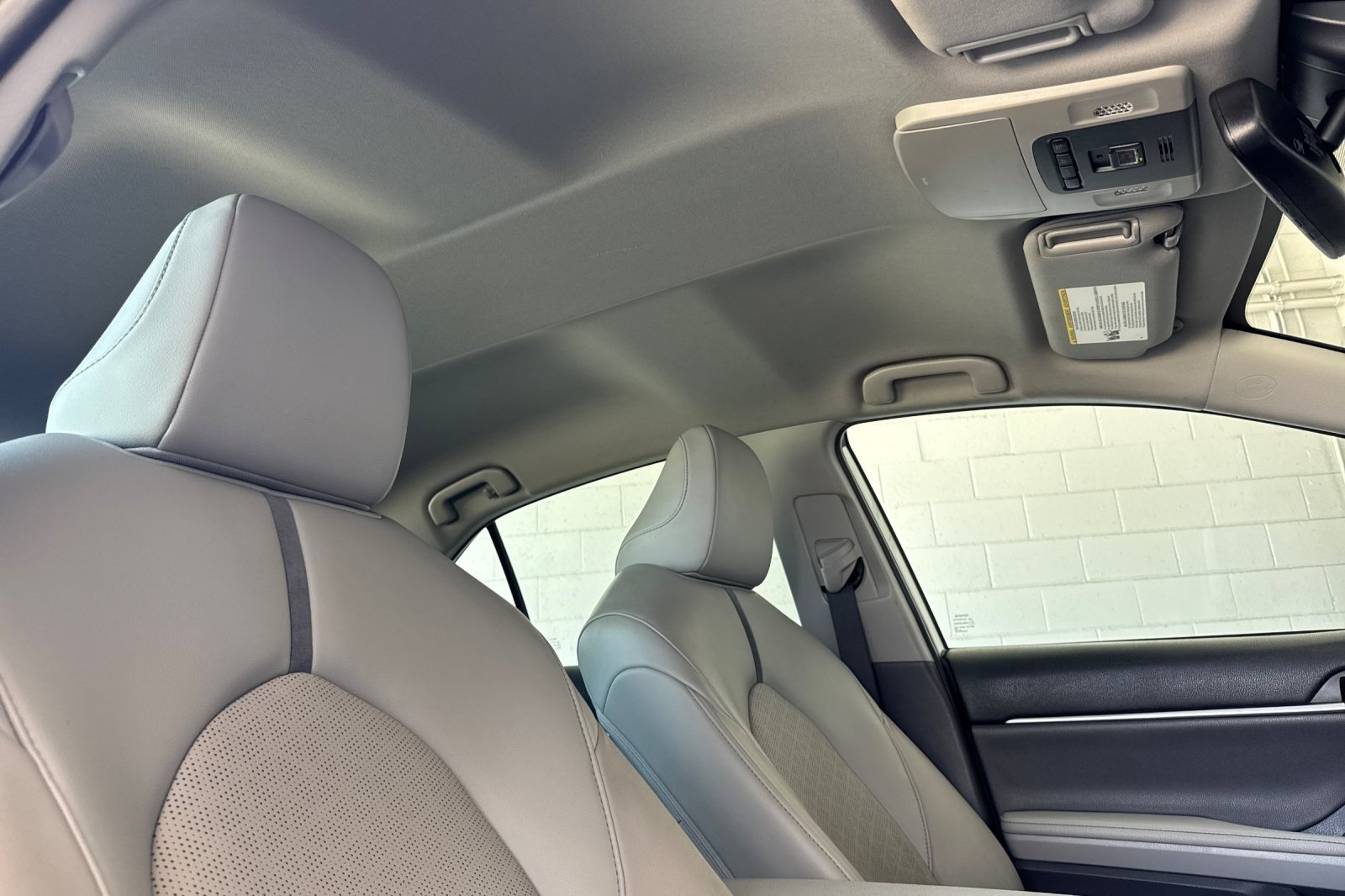 Used 2022 CELESTIAL SILVER MET Toyota Hybrid XSE image 15