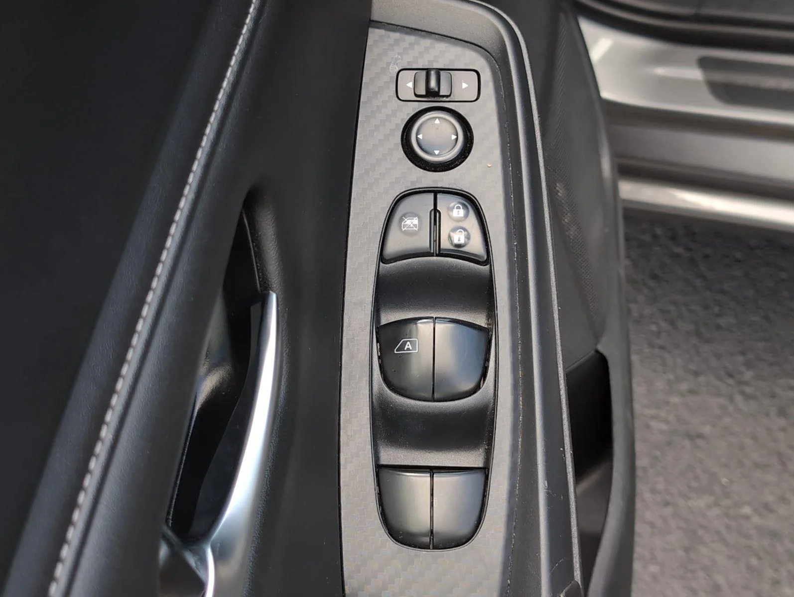 Used 2024 Gun Metallic Nissan SV image 18