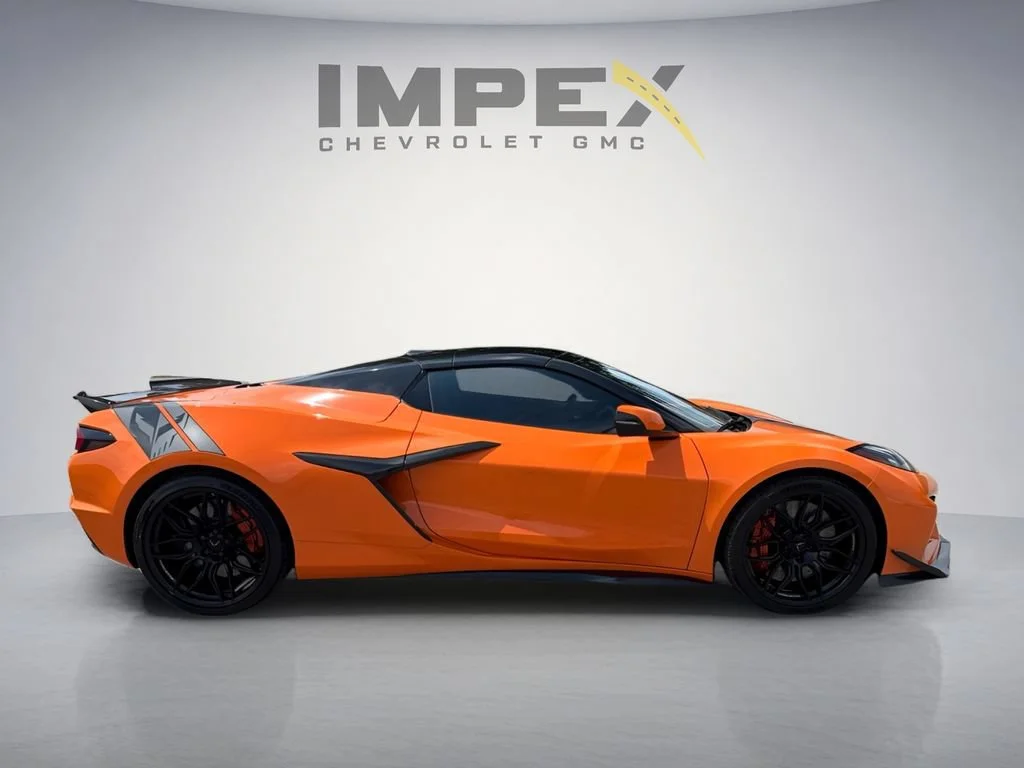 Used 2023 AMPLIFY ORANGE TINTCOAT Chevrolet 3LZ image 6