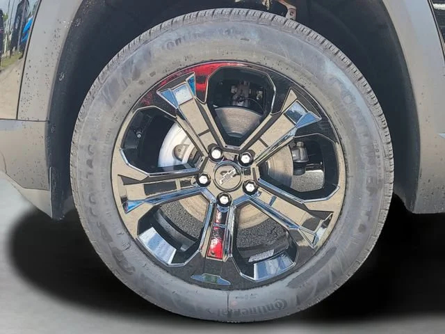 New 2026 Mosaic Black Metallic Chevrolet LT image 29