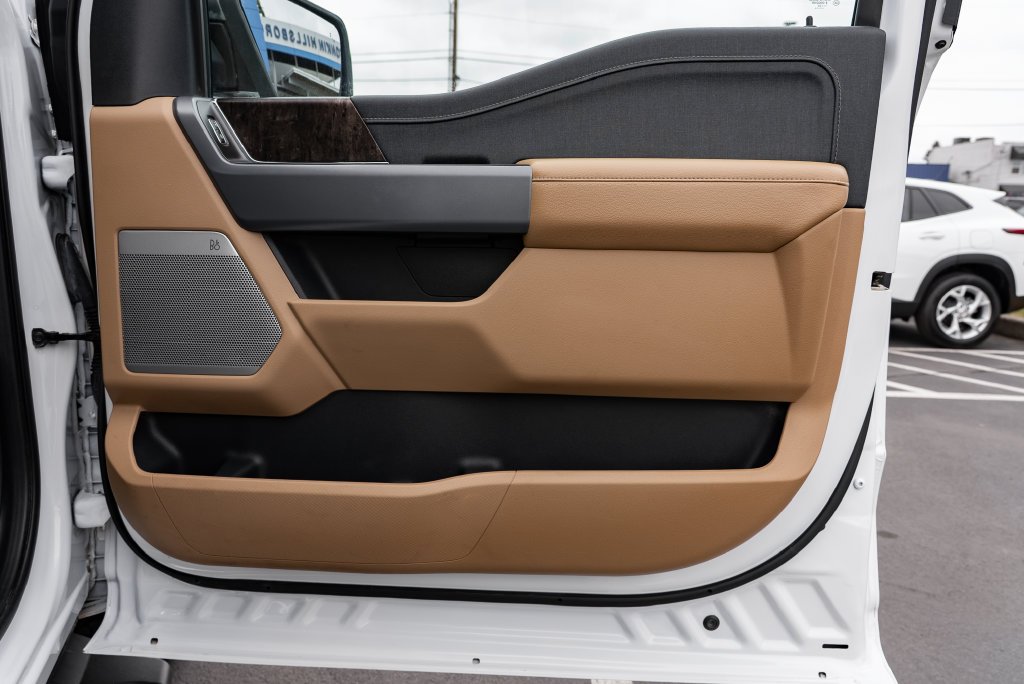 Used 2022 Oxford White Ford Lariat image 33