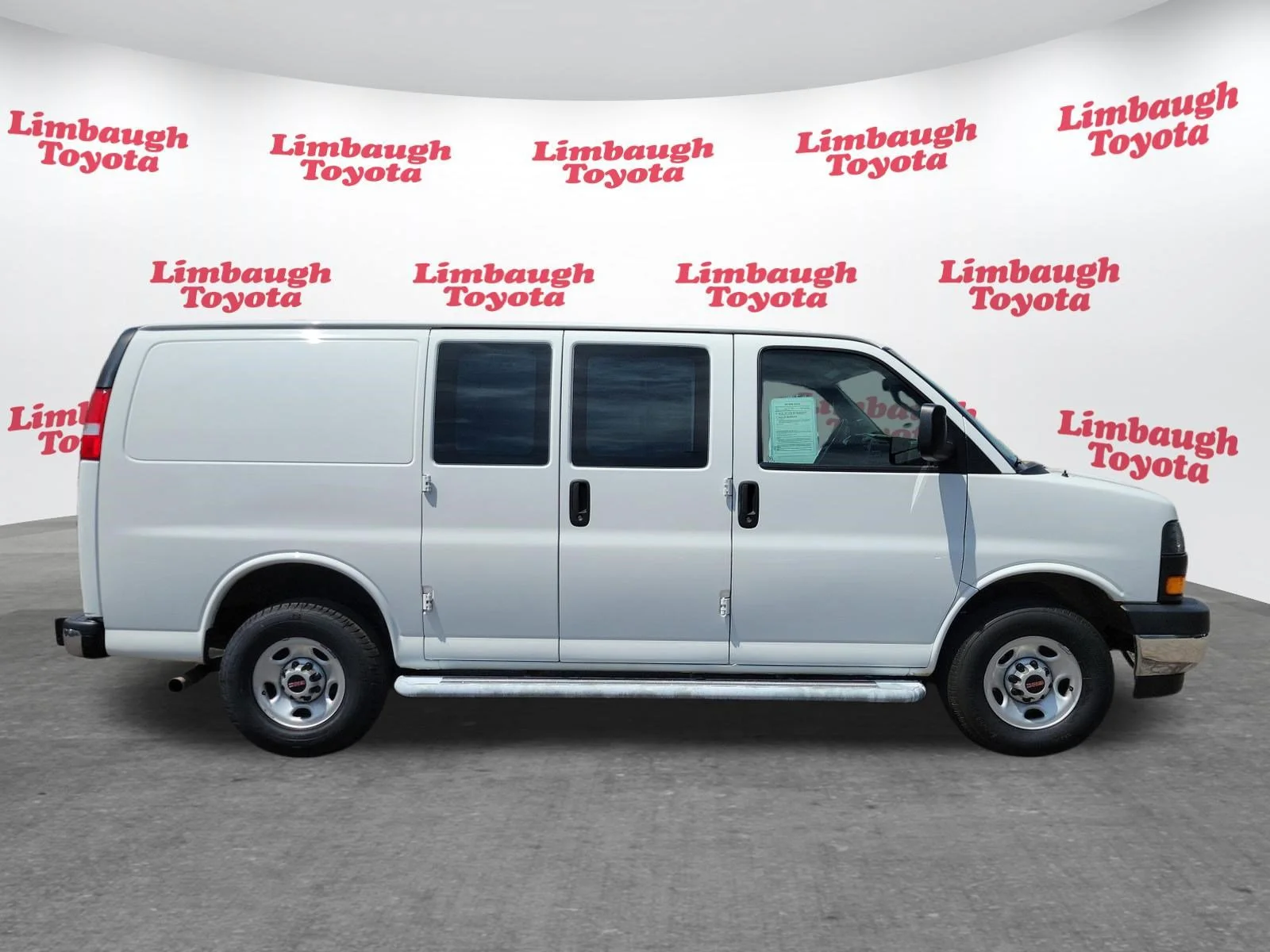 2024 GMC Savana Cargo Work Van - Photo 15