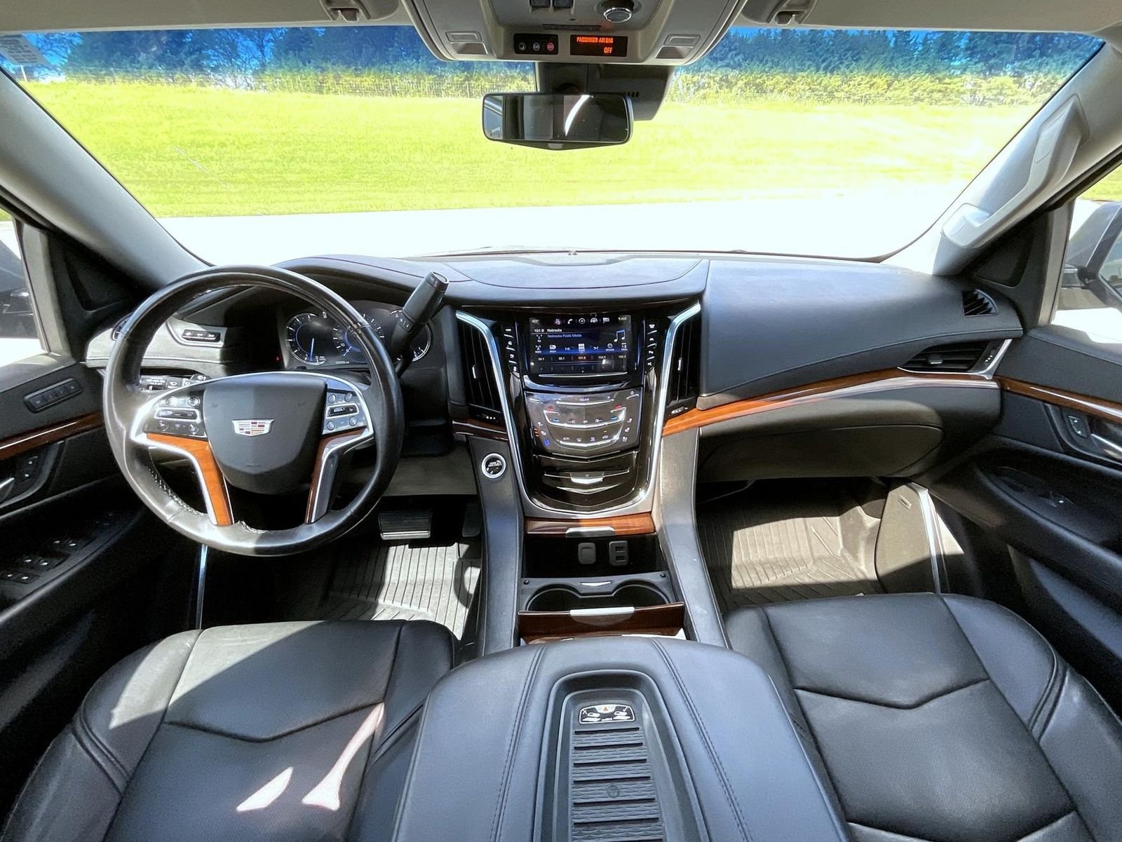 Used 2019 Gray Cadillac Premium Luxury image 15
