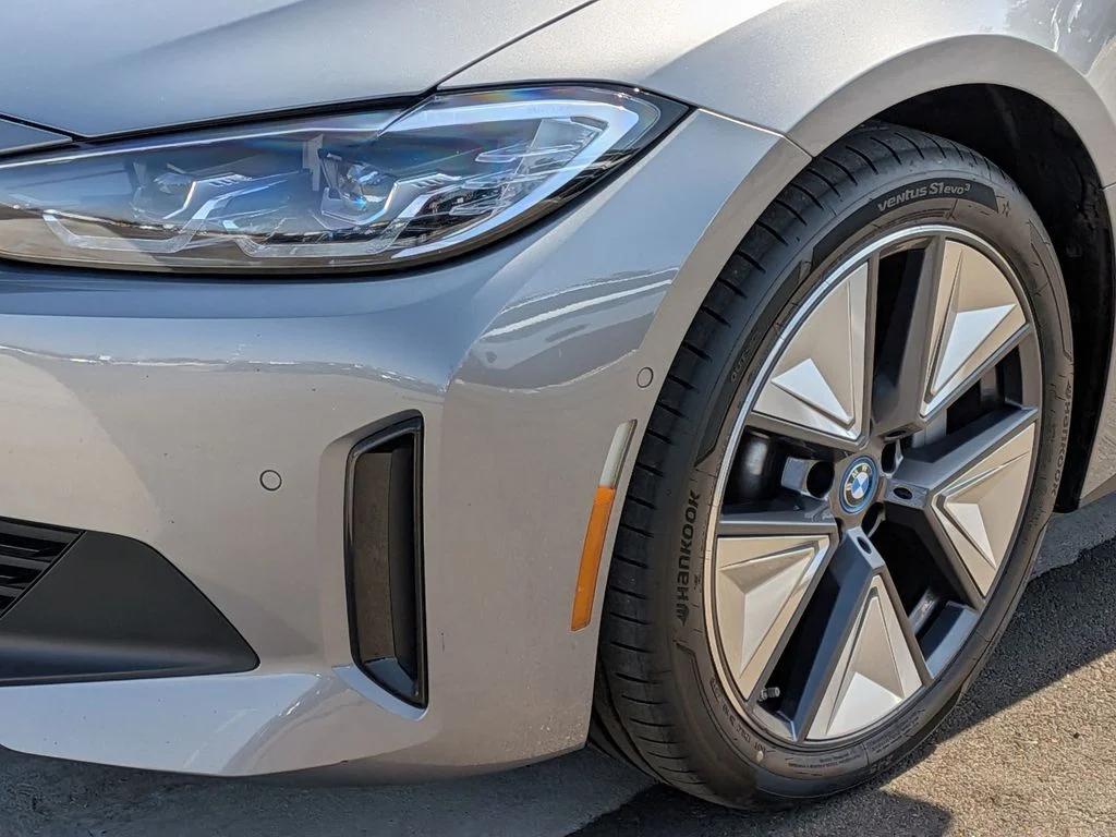 Used 2023 Gray BMW eDrive35 image 23