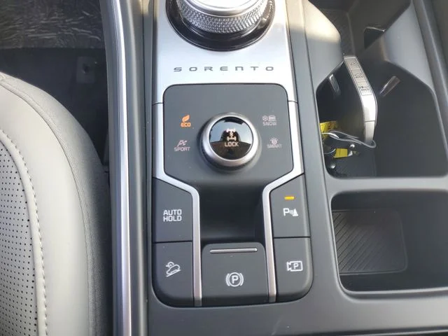 2025 Kia Sorento EX Hybrid - Photo 20