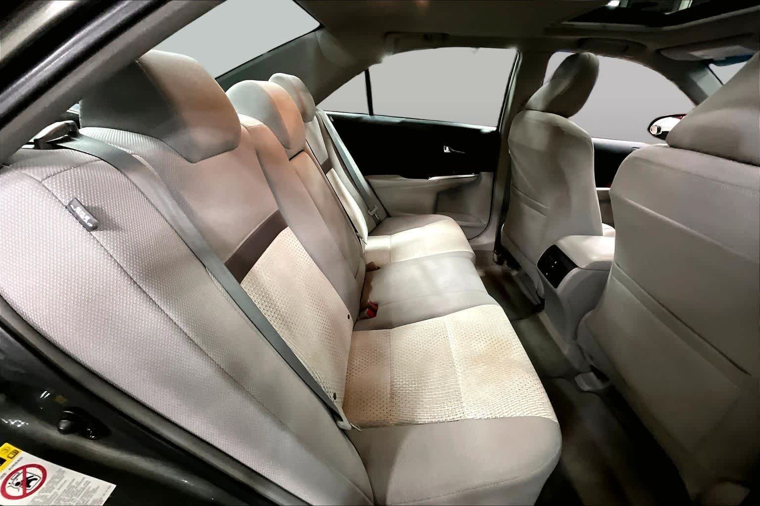 Used 2014 Cypress Pearl Toyota XLE image 19