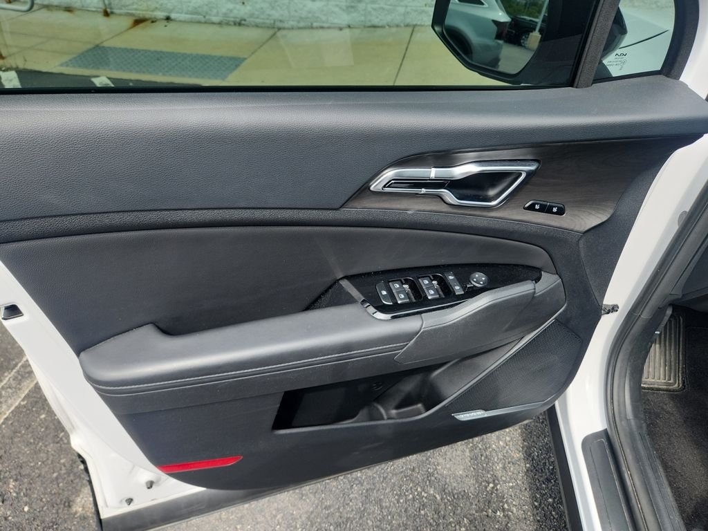 Certified Used 2024 White Kia X-Pro Prestige image 11