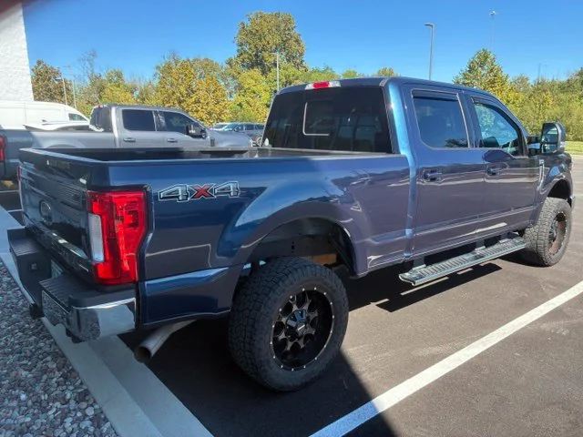Used 2019 Blue Ford Lariat image 9