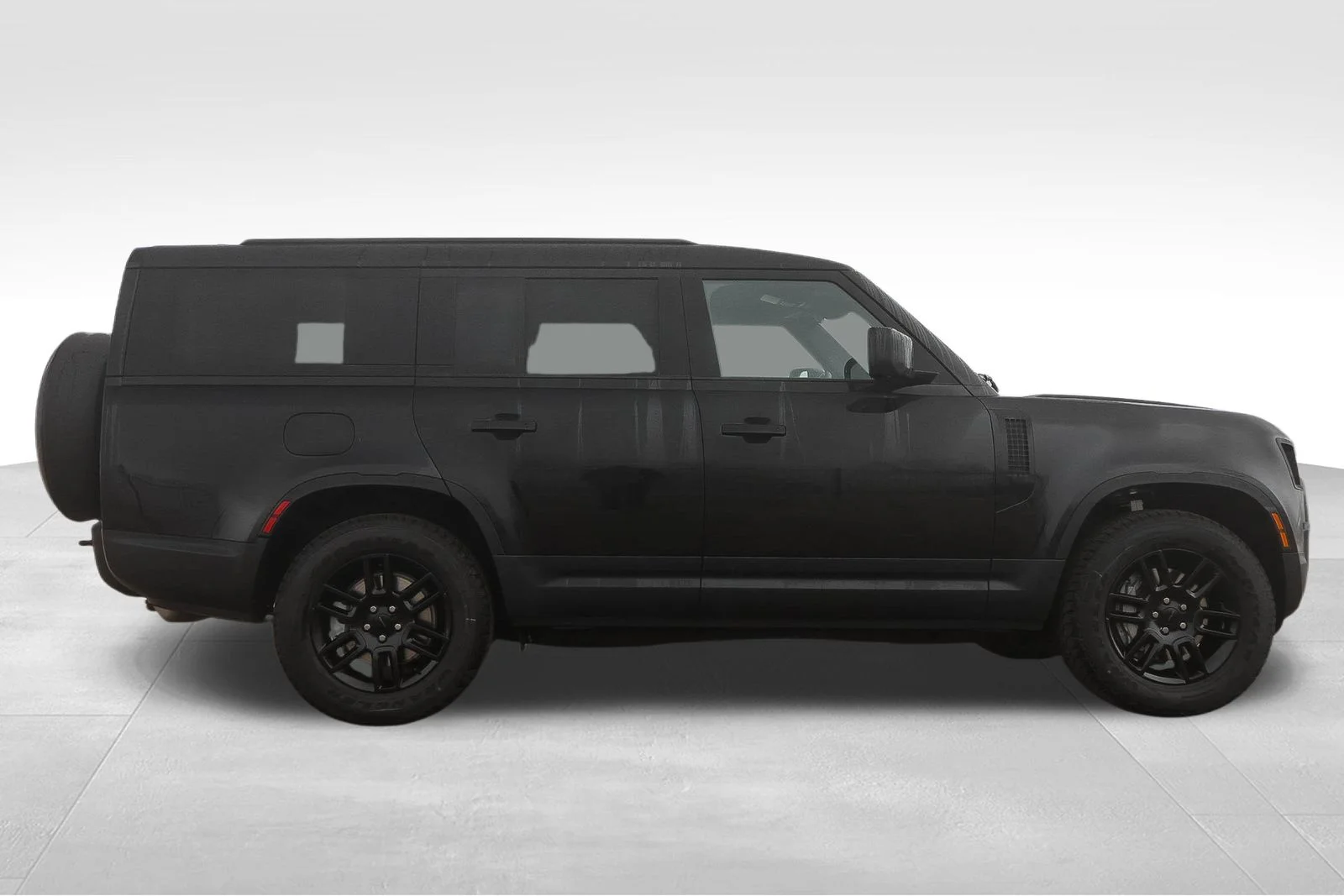 New 2026 Santorini Black Land Rover S image 4