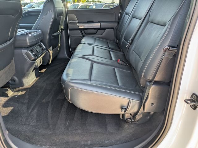 Used 2023  Ford Lariat image 25
