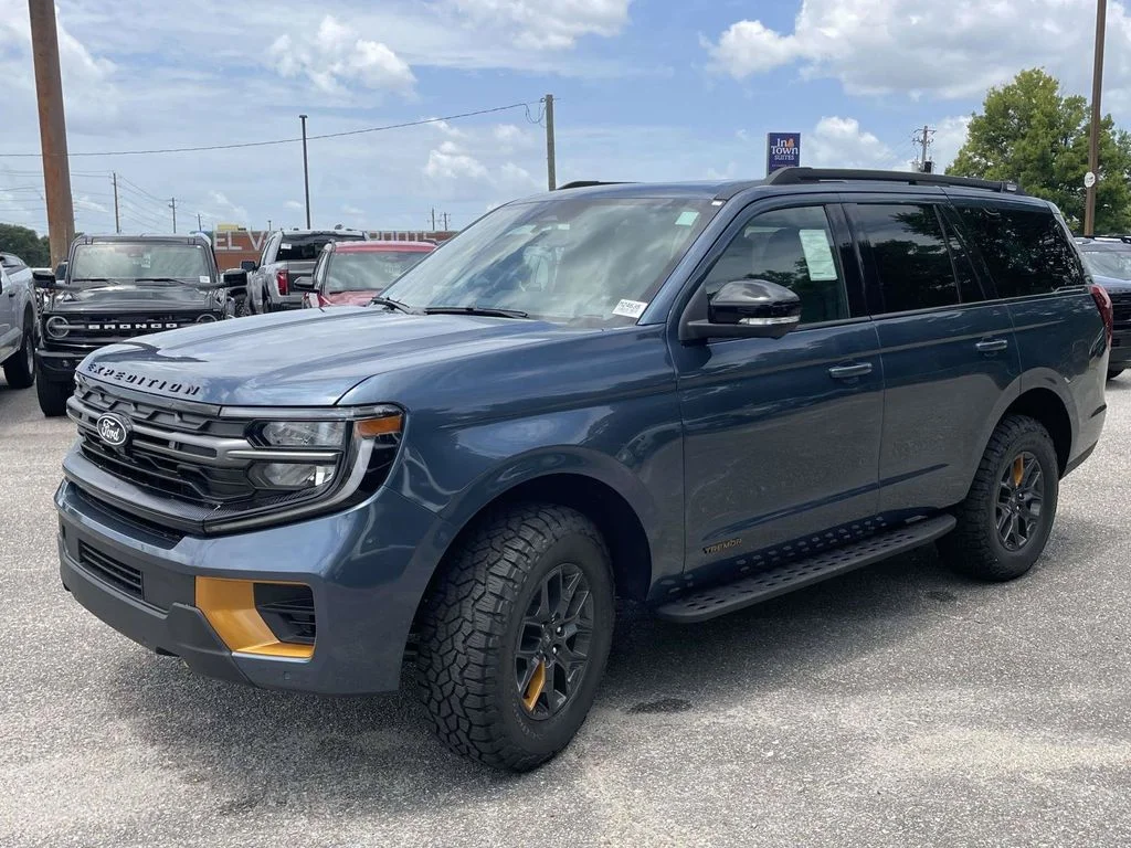 New 2027 Nocturnal Blue Metallic Ford Tremor® image 7