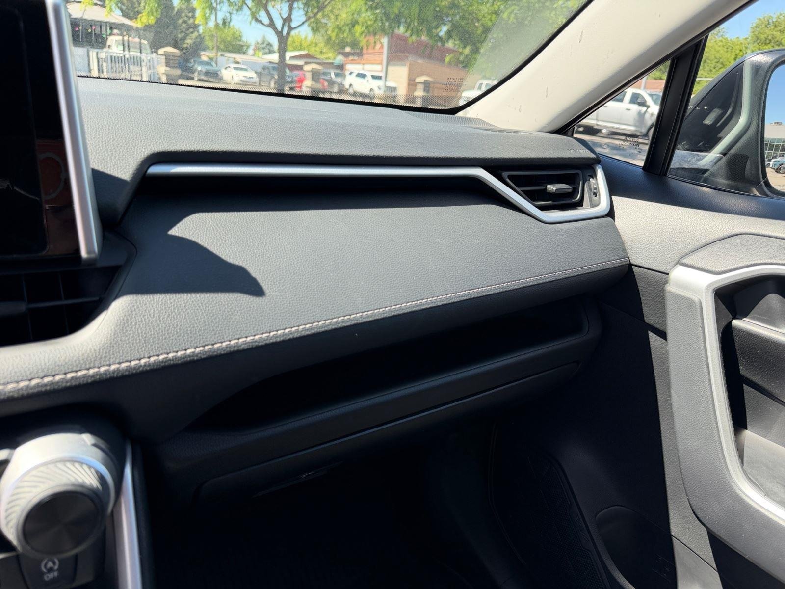 2024 Toyota RAV4 LE - Photo 25