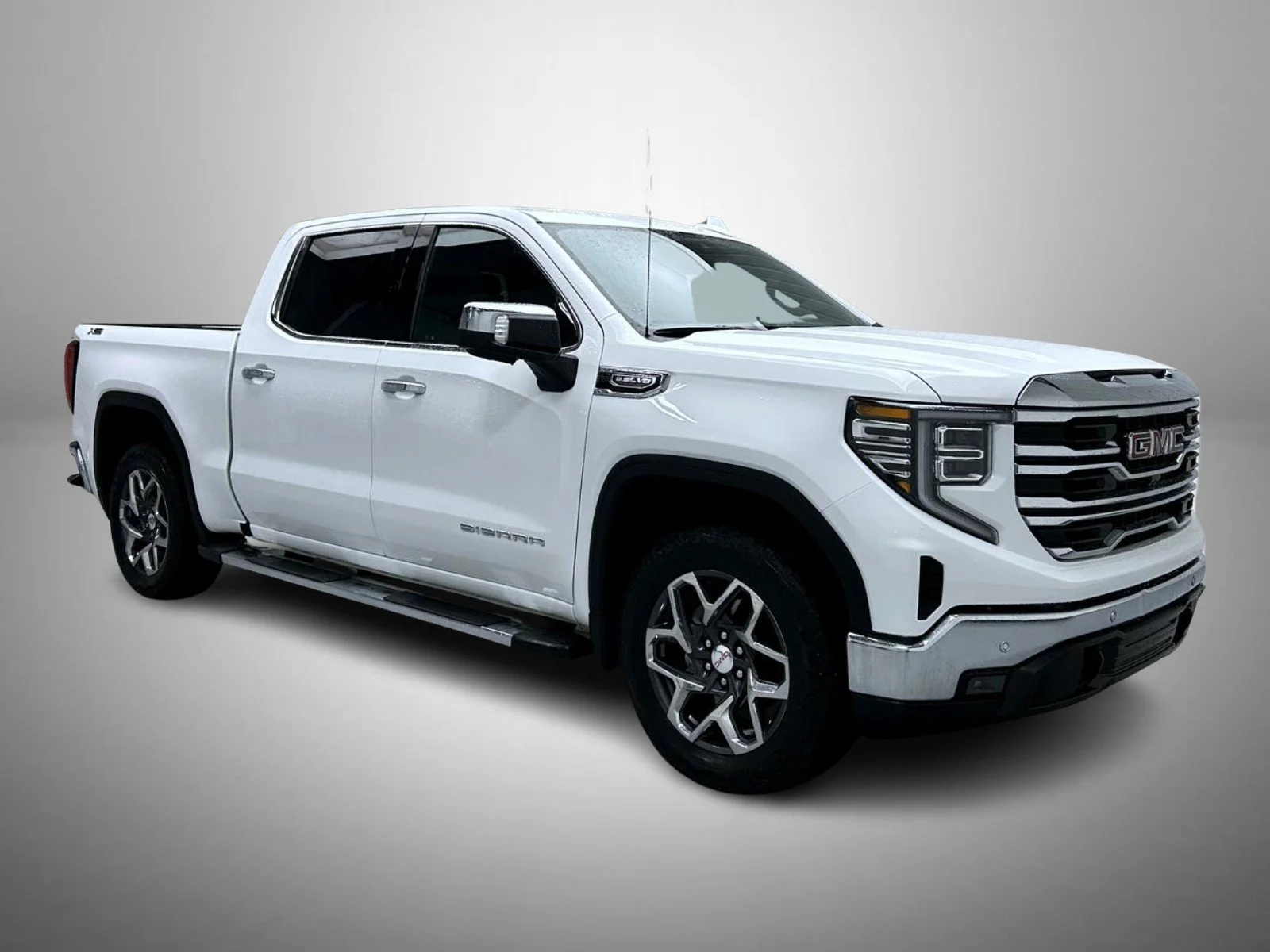 Used 2025 White GMC SLT image 3
