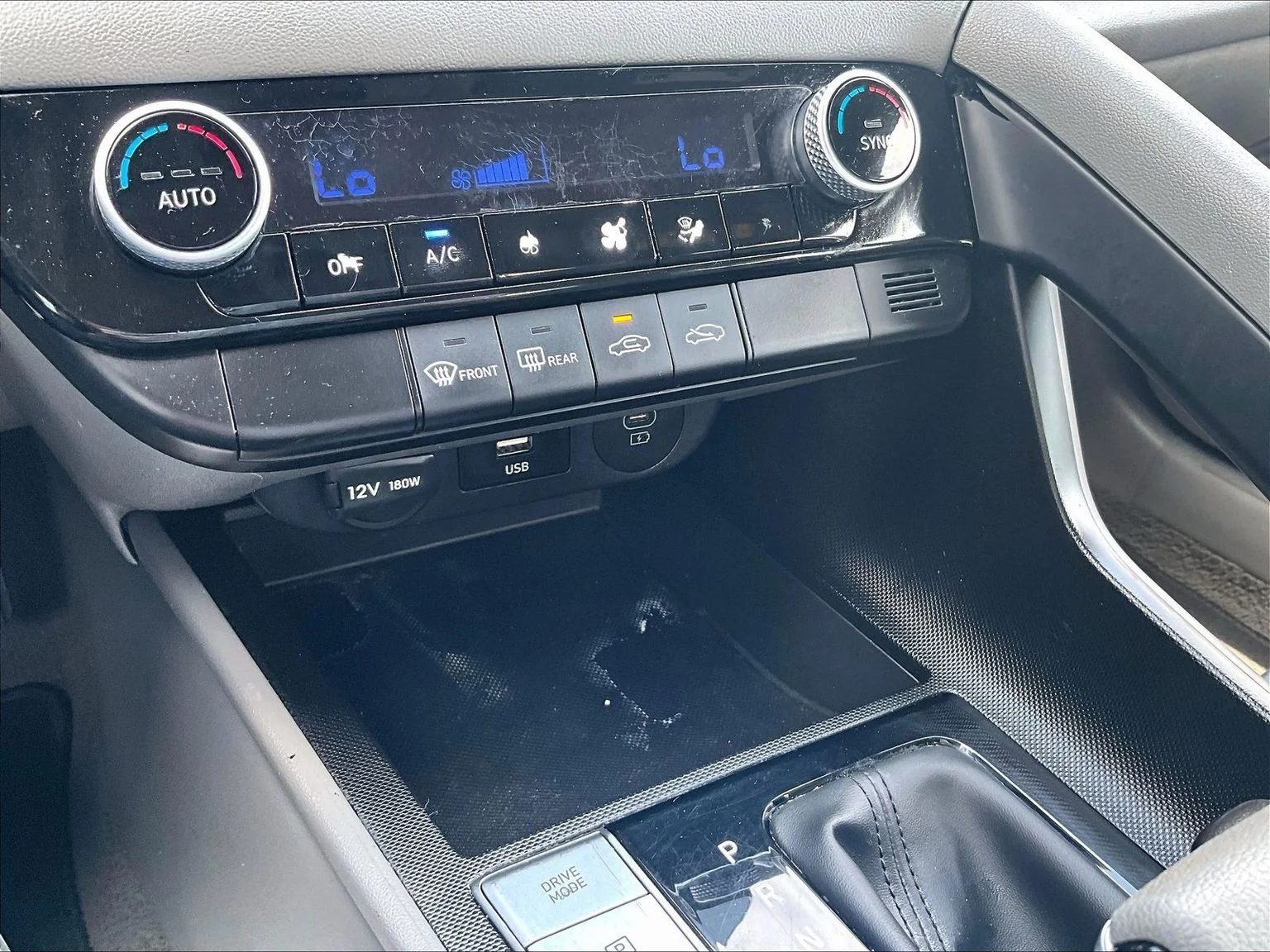 Used 2024 Black Hyundai SEL image 28