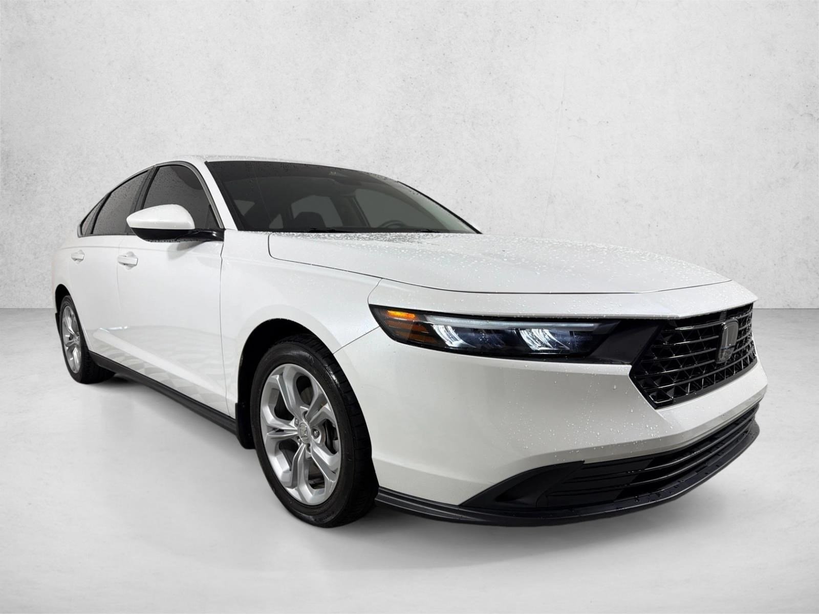Used 2023 White Honda LX image 1