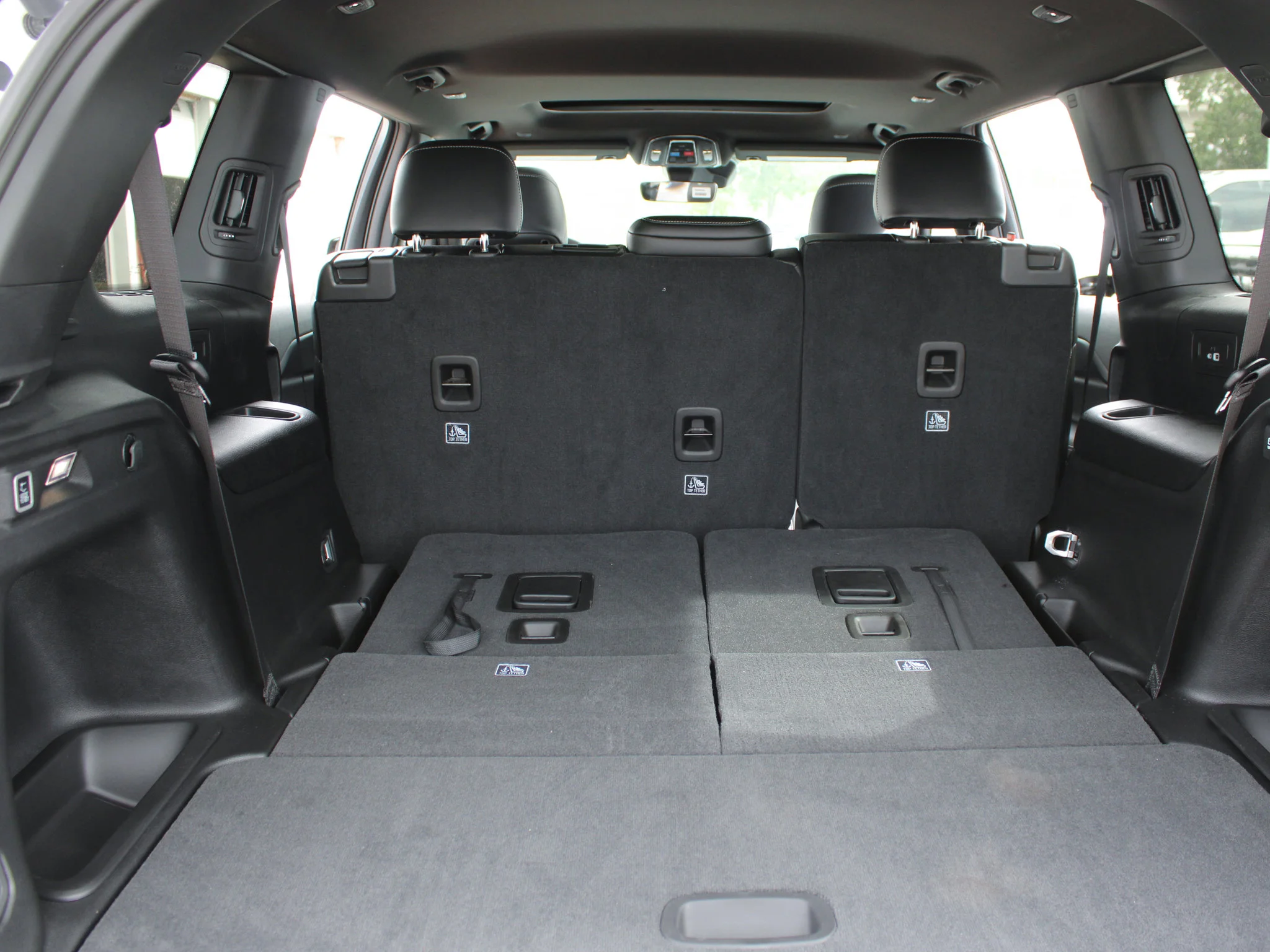 New 2025 White Jeep Altitude* 4x4, Sunroof, Heated Leather, Wireless Charging Pad image 11