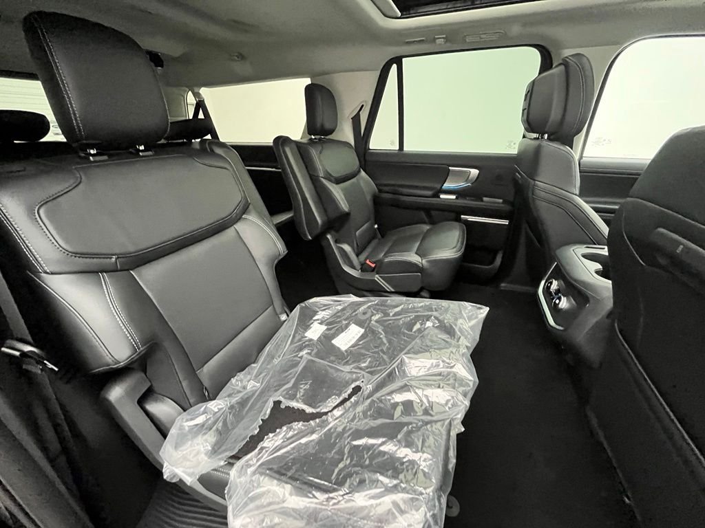 New 2026 Black Ford Platinum image 38