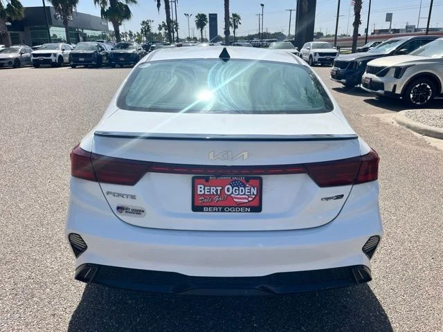Used 2023 White Kia GT-Line image 7