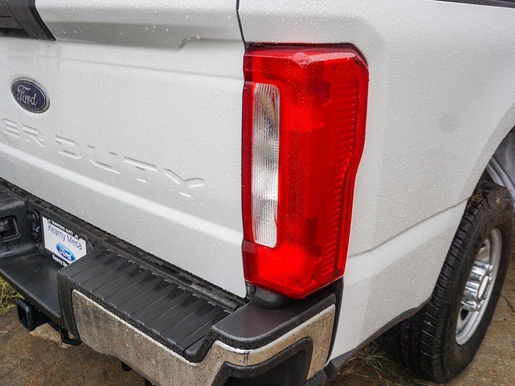 New 2024 Oxford White Ford XL image 7