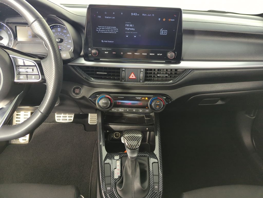 Used 2023 White Kia GT-Line image 25