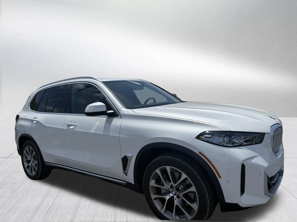Used 2026 White BMW xDrive40i image 4