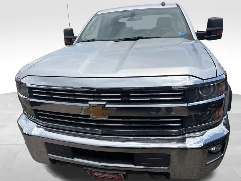Used 2016 Silver Chevrolet LT image 13