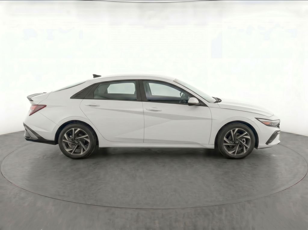 2025 Hyundai Elantra Blue - Photo 6